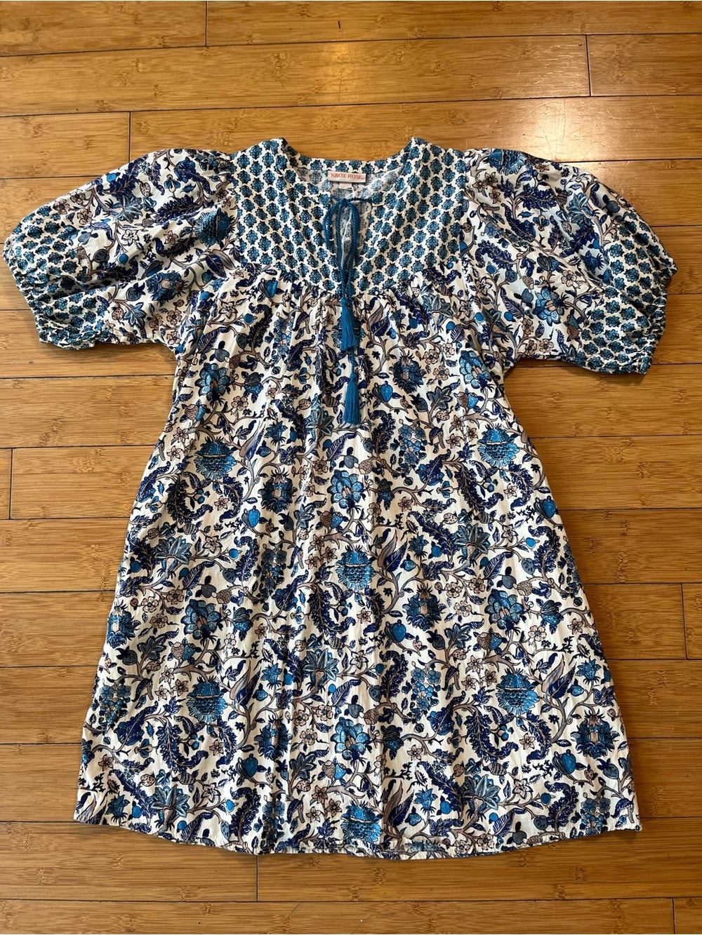 Knox Rose Blue & White Floral Paisley Flowy Boho Puff Sleeve Mini Dress
